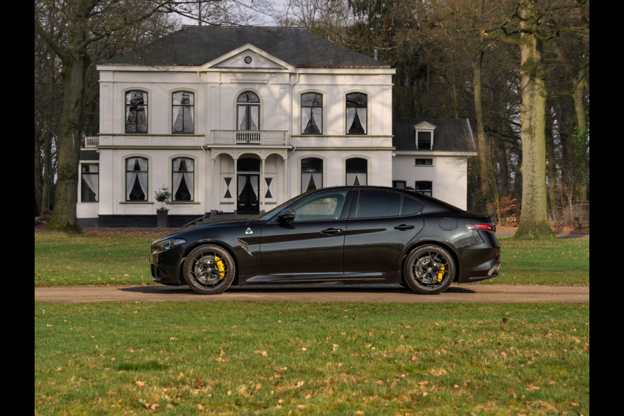 Alfa Romeo Giulia 2.9 V6 Quadrifoglio | Carbon stoelen | Akrapovic | Harman/Kardon