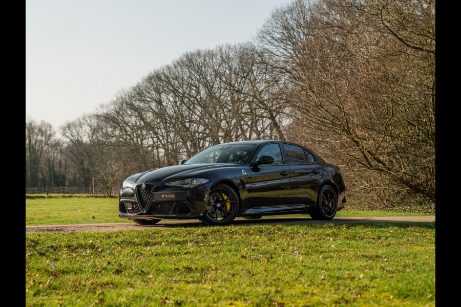 Alfa Romeo Giulia 2.9 V6 Quadrifoglio | Carbon stoelen | Akrapovic | Harman/Kardon
