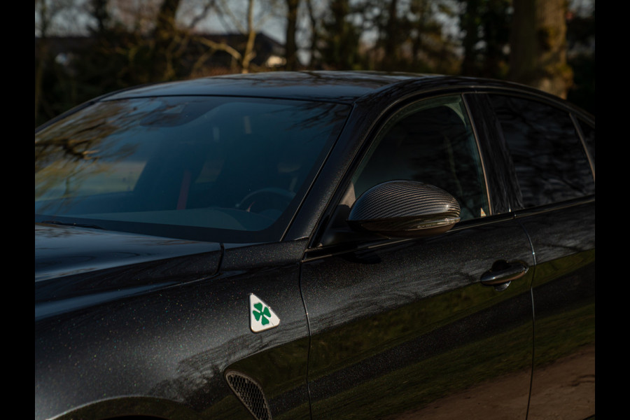 Alfa Romeo Giulia 2.9 V6 Quadrifoglio | Carbon stoelen | Akrapovic | Harman/Kardon