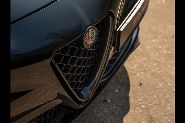 Alfa Romeo Giulia 2.9 V6 Quadrifoglio | Carbon stoelen | Akrapovic | Harman/Kardon