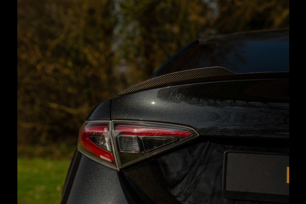 Alfa Romeo Giulia 2.9 V6 Quadrifoglio | Carbon stoelen | Akrapovic | Harman/Kardon