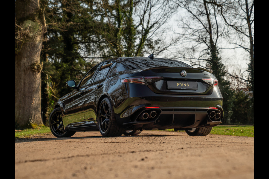 Alfa Romeo Giulia 2.9 V6 Quadrifoglio | Carbon stoelen | Akrapovic | Harman/Kardon