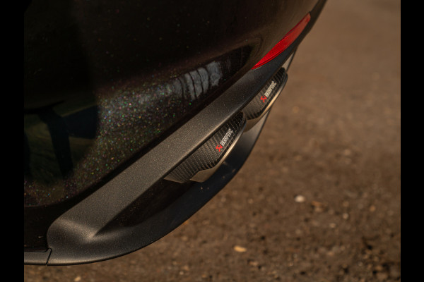 Alfa Romeo Giulia 2.9 V6 Quadrifoglio | Carbon stoelen | Akrapovic | Harman/Kardon