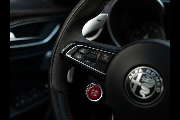 Alfa Romeo Giulia 2.9 V6 Quadrifoglio | Carbon stoelen | Akrapovic | Harman/Kardon