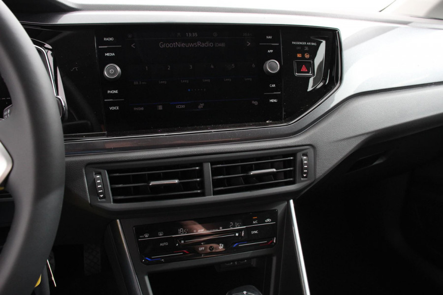 Volkswagen Polo 1.0 TSI DSG Style | Navigatie | Apple Carplay/Android Auto | Camera | Climate Control | Led | Lichtmetalen Velgen | Extra getint glas