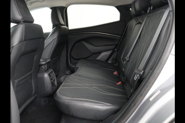 Ford Mustang Mach-E RWD 75 kWh | SOH 94% | Leder | Stoelverwarming | Adaptive cruise | Camera | Carplay | Navigatie | Stuurverwarming | Keyless | Full LED | Dodehoek detectie