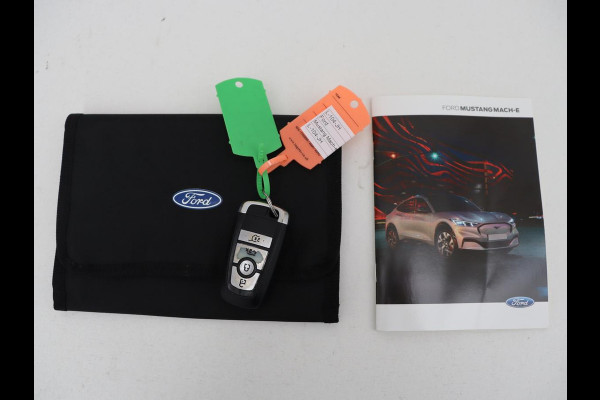 Ford Mustang Mach-E RWD 75 kWh | SOH 94% | Leder | Stoelverwarming | Adaptive cruise | Camera | Carplay | Navigatie | Stuurverwarming | Keyless | Full LED | Dodehoek detectie