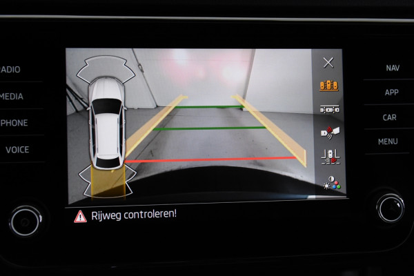 Škoda Superb Combi 2.0 TDI Business Edition Plus *1ste Eigenaar*Navigatie*Stoelverwarming*