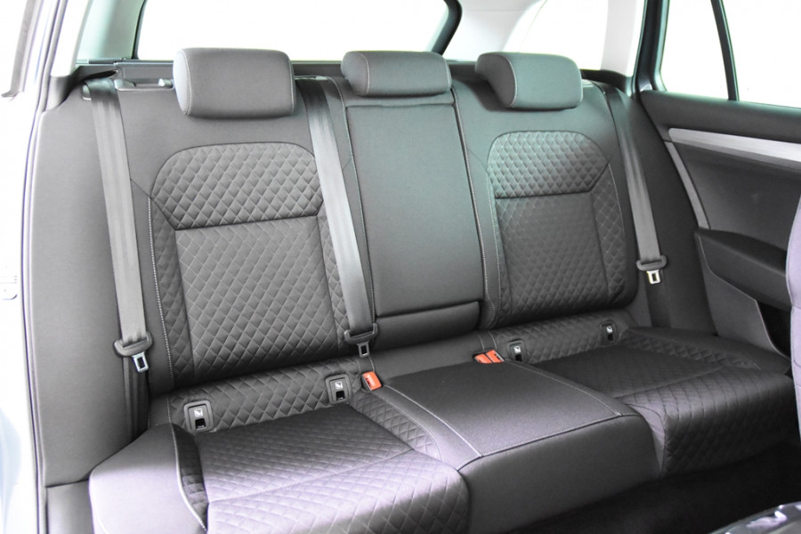 Škoda Superb Combi 2.0 TDI Business Edition Plus *1ste Eigenaar*Navigatie*Stoelverwarming*