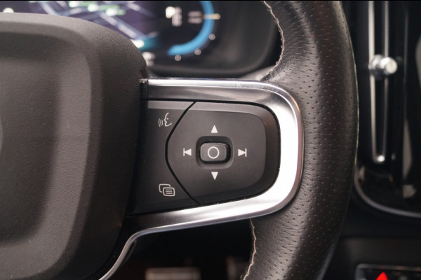 Volvo XC40 Recharge P8 AWD R-Design -PANO-NAVI-ECC-