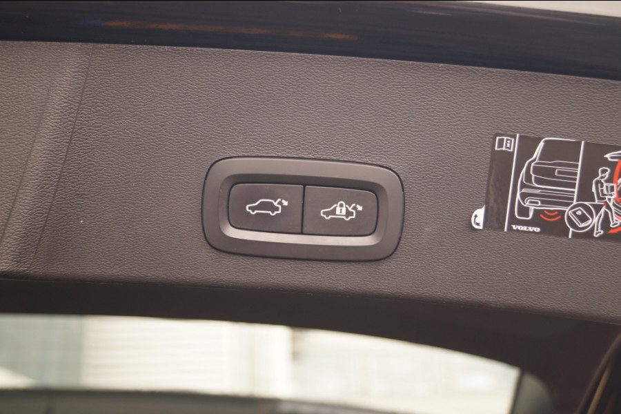 Volvo XC40 Recharge P8 AWD R-Design -PANO-NAVI-ECC-