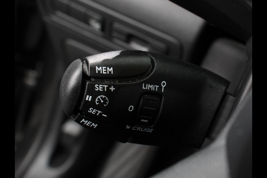 Citroën C3 Aircross 1.2 110pk Navigatie Apple Carplay/Android Auto Climate Control Cruise Control Dab Parkeer sensoren