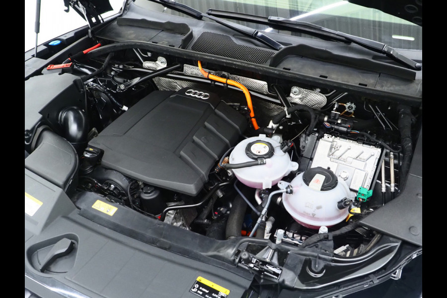 Audi Q5 55 TFSI e quattro Competition | Panoramadak | Luchtvering | Trekhaak | Adaptive Cruise | Keyless | Carplay