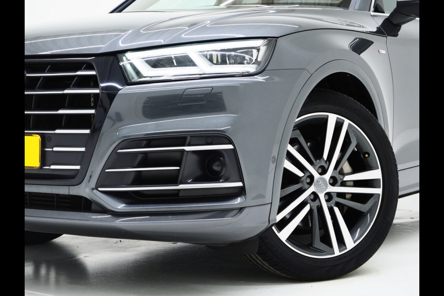 Audi Q5 55 TFSI e quattro Competition | Panoramadak | Luchtvering | Trekhaak | Adaptive Cruise | Keyless | Carplay