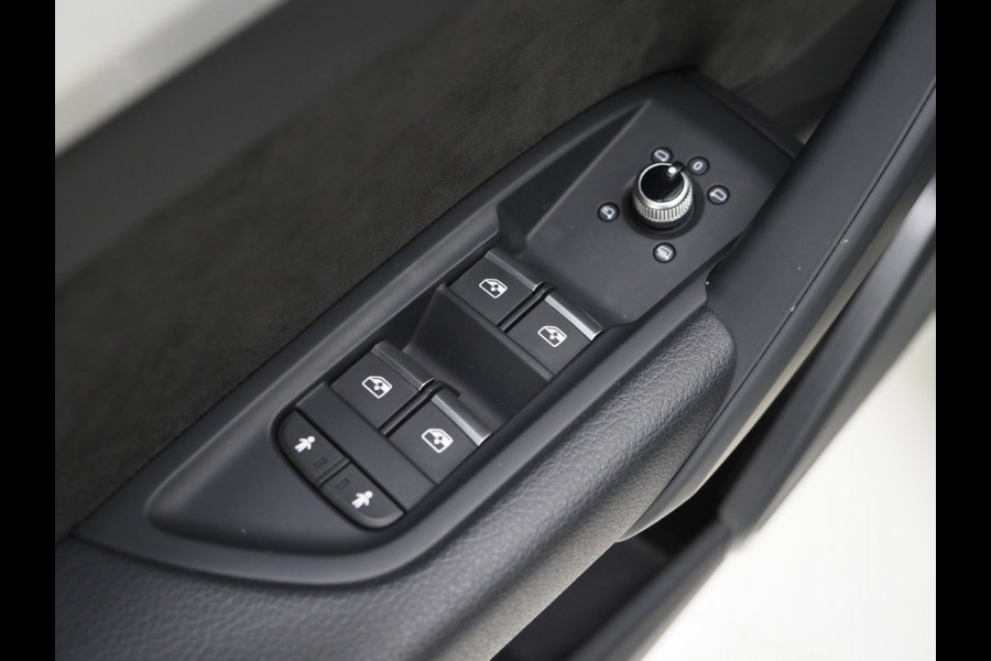 Audi Q5 55 TFSI e quattro Competition | Panoramadak | Luchtvering | Trekhaak | Adaptive Cruise | Keyless | Carplay