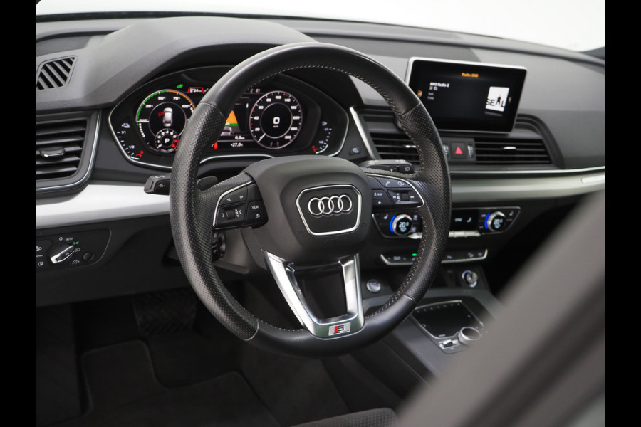 Audi Q5 55 TFSI e quattro Competition | Panoramadak | Luchtvering | Trekhaak | Adaptive Cruise | Keyless | Carplay