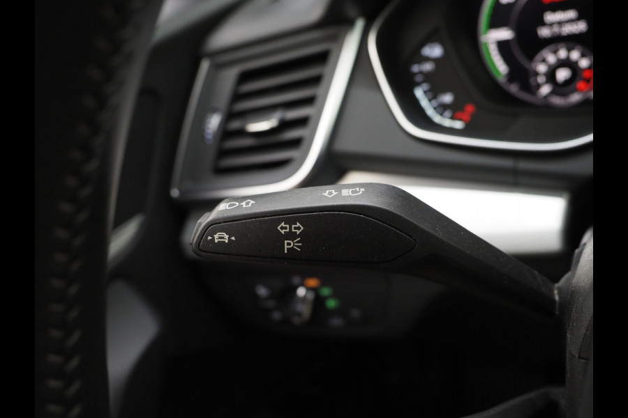 Audi Q5 55 TFSI e quattro Competition | Panoramadak | Luchtvering | Trekhaak | Adaptive Cruise | Keyless | Carplay