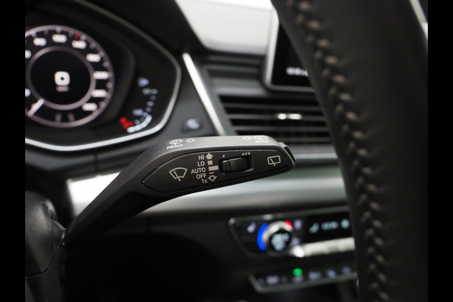 Audi Q5 55 TFSI e quattro Competition | Panoramadak | Luchtvering | Trekhaak | Adaptive Cruise | Keyless | Carplay