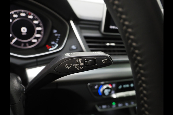 Audi Q5 55 TFSI e quattro Competition | Panoramadak | Luchtvering | Trekhaak | Adaptive Cruise | Keyless | Carplay