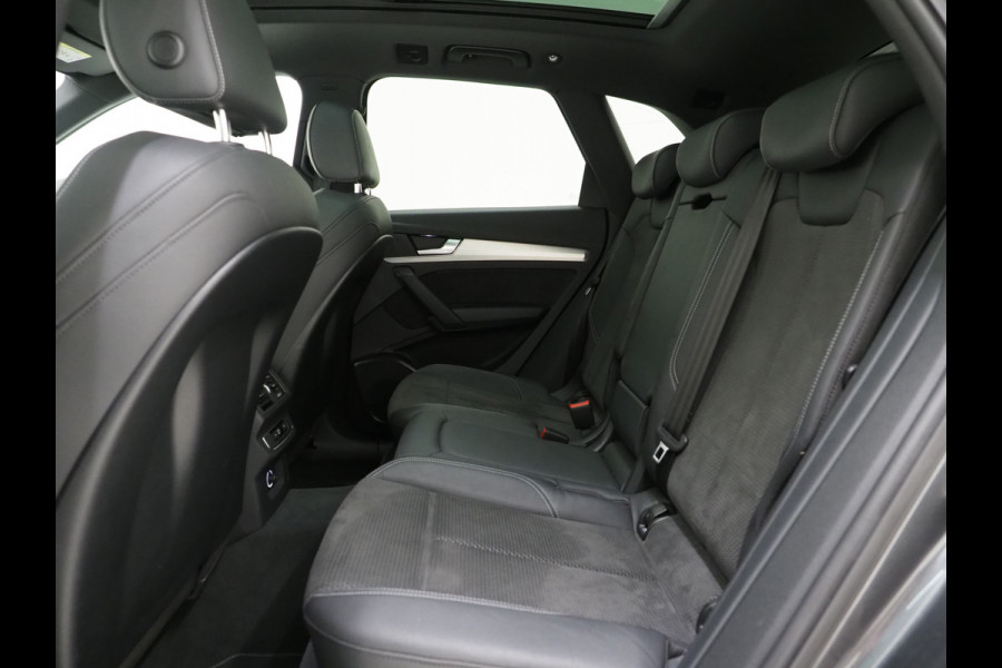 Audi Q5 55 TFSI e quattro Competition | Panoramadak | Luchtvering | Trekhaak | Adaptive Cruise | Keyless | Carplay