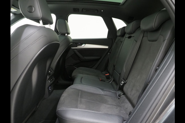 Audi Q5 55 TFSI e quattro Competition | Panoramadak | Luchtvering | Trekhaak | Adaptive Cruise | Keyless | Carplay