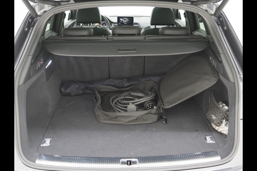 Audi Q5 55 TFSI e quattro Competition | Panoramadak | Luchtvering | Trekhaak | Adaptive Cruise | Keyless | Carplay