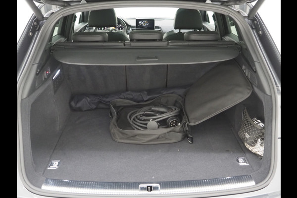 Audi Q5 55 TFSI e quattro Competition | Panoramadak | Luchtvering | Trekhaak | Adaptive Cruise | Keyless | Carplay