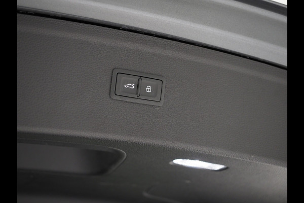 Audi Q5 55 TFSI e quattro Competition | Panoramadak | Luchtvering | Trekhaak | Adaptive Cruise | Keyless | Carplay