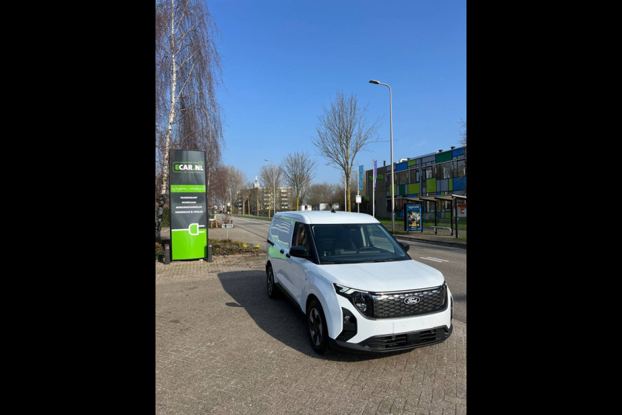 Ford E-Transit Courier Trend 54 kWh Zijschuifdeur, Apple carplay, airco