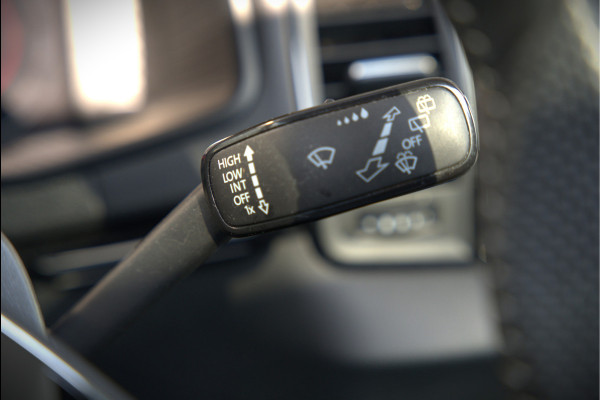 Škoda Karoq 1.5 TSI ACT Sportline Business | Panoramadak | Stoelverwarming | Stuurverwarming | Canton | Keyless | Apple Carplay | Camera | Adaptive Cruise Control | Dodehoekdetectie