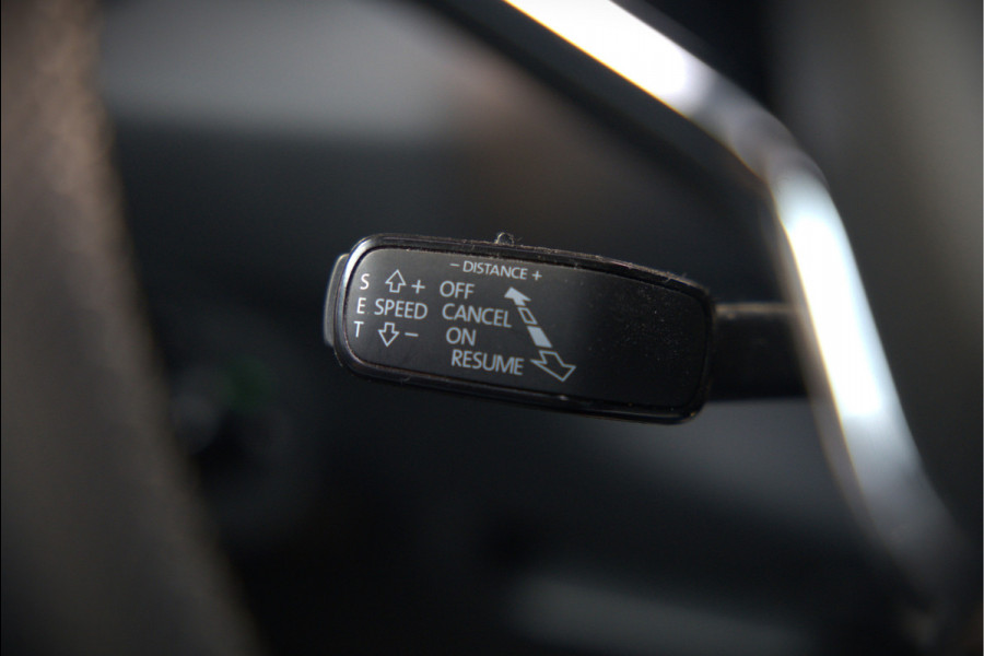 Škoda Karoq 1.5 TSI ACT Sportline Business | Panoramadak | Stoelverwarming | Stuurverwarming | Canton | Keyless | Apple Carplay | Camera | Adaptive Cruise Control | Dodehoekdetectie