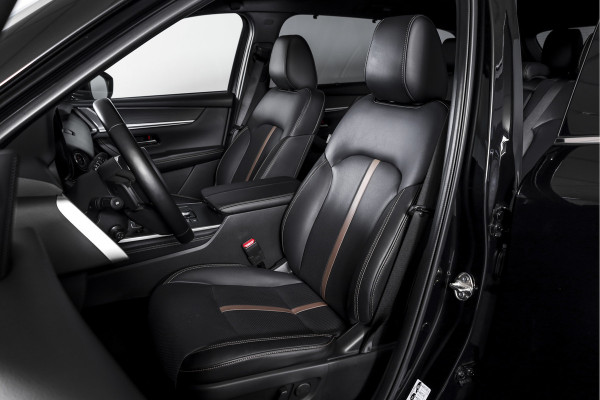 Mazda CX-80 2.5 e-SkyActiv PHEV Homura Plus 7p. | S/K-Panodak | Adapt. Cruise | Elek. Stoel-+verwarming & Ventilatie | Leder | HUD | 360 Camera | Bose | NAV+App. Connect | LM 20" | 9375