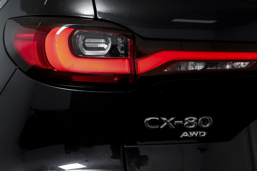 Mazda CX-80 2.5 e-SkyActiv PHEV Homura Plus 7p. | S/K-Panodak | Adapt. Cruise | Elek. Stoel-+verwarming & Ventilatie | Leder | HUD | 360 Camera | Bose | NAV+App. Connect | LM 20" | 9375