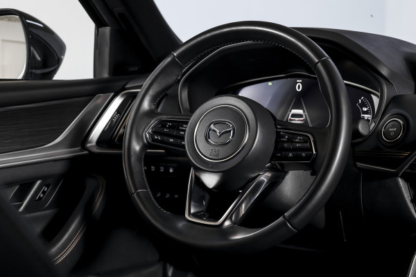 Mazda CX-80 2.5 e-SkyActiv PHEV Homura Plus 7p. | S/K-Panodak | Adapt. Cruise | Elek. Stoel-+verwarming & Ventilatie | Leder | HUD | 360 Camera | Bose | NAV+App. Connect | LM 20" | 9393