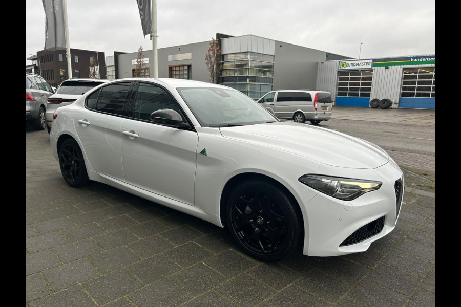 Alfa Romeo Giulia 2.0T Super