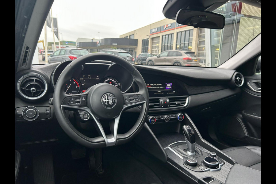 Alfa Romeo Giulia 2.0T Super