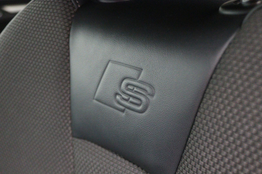 Audi A3 Sportback 35 TFSI CoD Advance Sport S Line Virtual Cockpit, Apple Carplay, LED, Stoelverwarming, Trekhaak, 18"