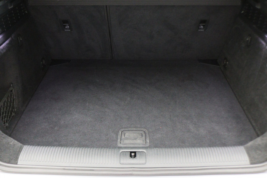 Audi A3 Sportback 35 TFSI CoD Advance Sport S Line Virtual Cockpit, Apple Carplay, LED, Stoelverwarming, Trekhaak, 18"