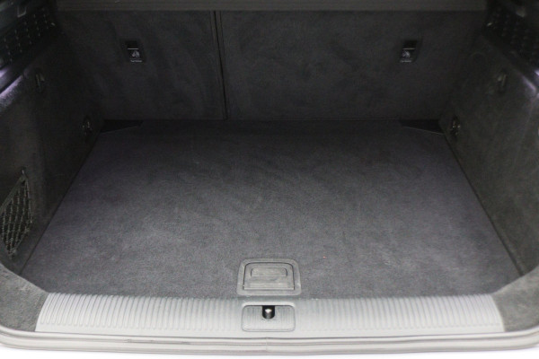 Audi A3 Sportback 35 TFSI CoD Advance Sport S Line Virtual Cockpit, Apple Carplay, LED, Stoelverwarming, Trekhaak, 18"