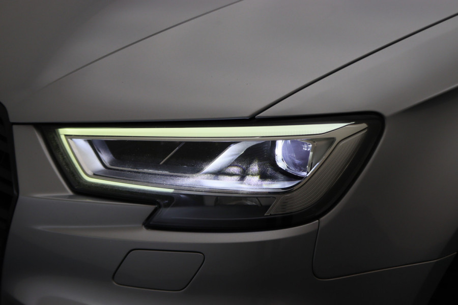 Audi A3 Sportback 35 TFSI CoD Advance Sport S Line Virtual Cockpit, Apple Carplay, LED, Stoelverwarming, Trekhaak, 18"
