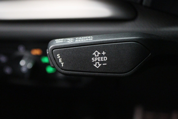 Audi A3 Sportback 35 TFSI CoD Advance Sport S Line Virtual Cockpit, Apple Carplay, LED, Stoelverwarming, Trekhaak, 18"