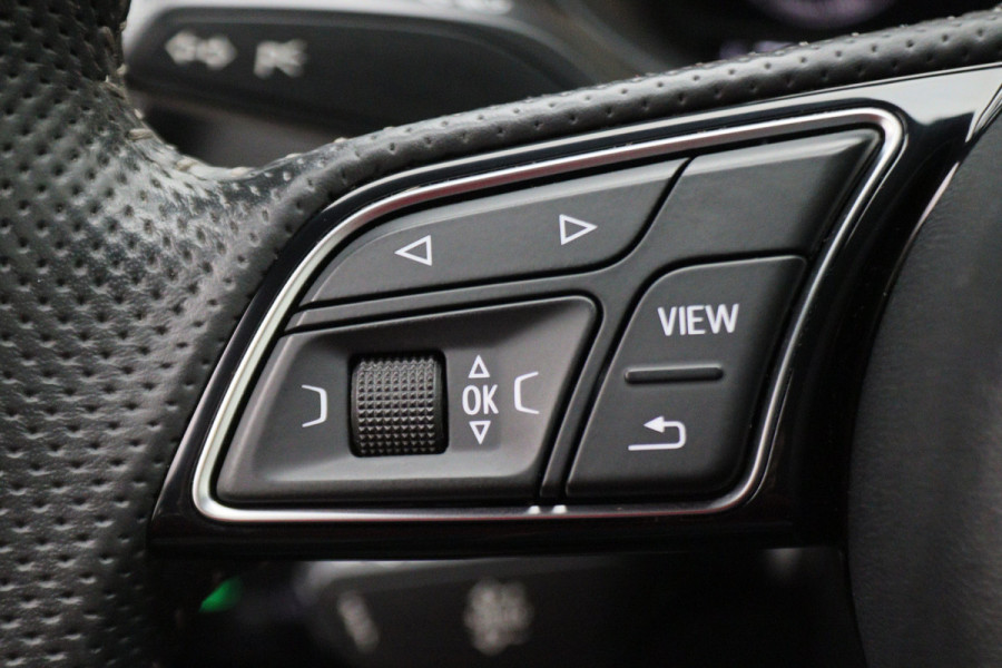 Audi A3 Sportback 35 TFSI CoD Advance Sport S Line Virtual Cockpit, Apple Carplay, LED, Stoelverwarming, Trekhaak, 18"