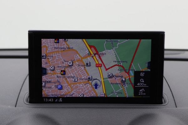 Audi A3 Sportback 35 TFSI CoD Advance Sport S Line Virtual Cockpit, Apple Carplay, LED, Stoelverwarming, Trekhaak, 18"