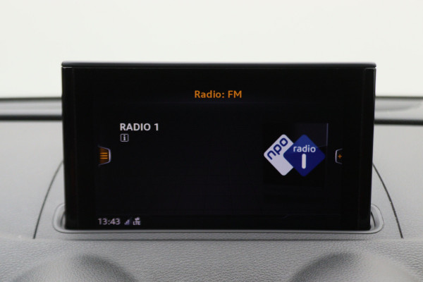 Audi A3 Sportback 35 TFSI CoD Advance Sport S Line Virtual Cockpit, Apple Carplay, LED, Stoelverwarming, Trekhaak, 18"