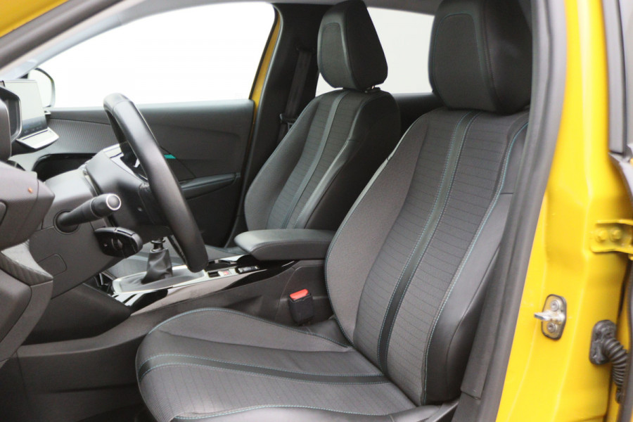 Peugeot 208 1.2 PureTech Blue Lease Allure LED, Keyless, Apple Carplay, Camera, PDC, 16"