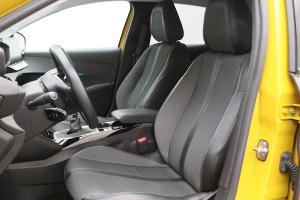 Peugeot 208 1.2 PureTech Blue Lease Allure LED, Keyless, Apple Carplay, Camera, PDC, 16"