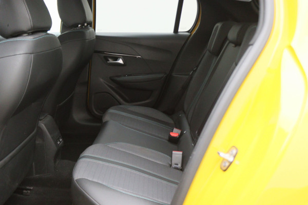 Peugeot 208 1.2 PureTech Blue Lease Allure LED, Keyless, Apple Carplay, Camera, PDC, 16"