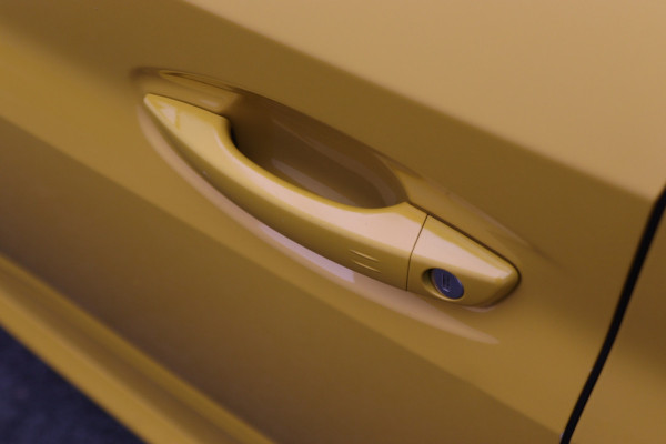 Peugeot 208 1.2 PureTech Blue Lease Allure LED, Keyless, Apple Carplay, Camera, PDC, 16"