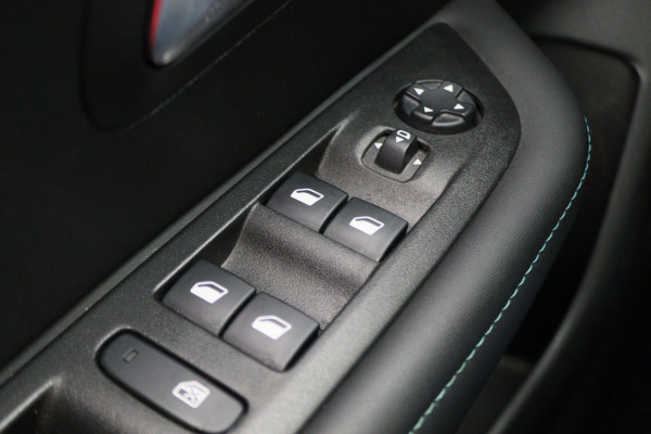 Peugeot 208 1.2 PureTech Blue Lease Allure LED, Keyless, Apple Carplay, Camera, PDC, 16"