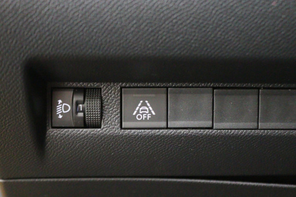 Peugeot 208 1.2 PureTech Blue Lease Allure LED, Keyless, Apple Carplay, Camera, PDC, 16"